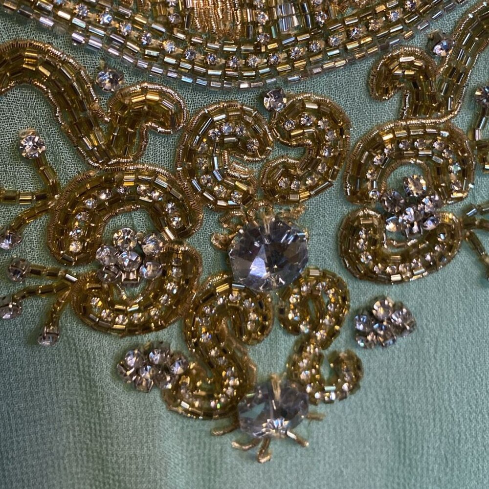 Kareena's mint tunic embroidered with gold jewels - Picture 4 of 9